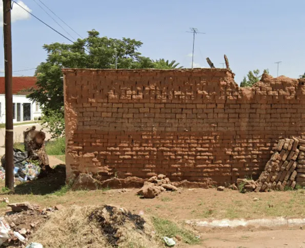 ¿En qué país se ven construcciones de adobe como esta?