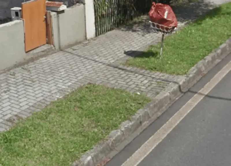 ¿En qué país se ve esta franja de césped?