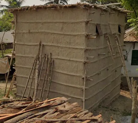 ¿En qué país se ven estas estructuras de barro con crestas horizontales?