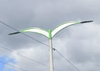 ¿En qué país se ven estas farolas decorativas?