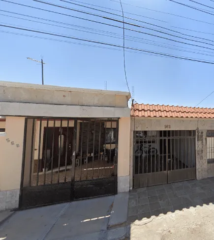 ¿En qué país se ven casas con este estilo arquitectónico?